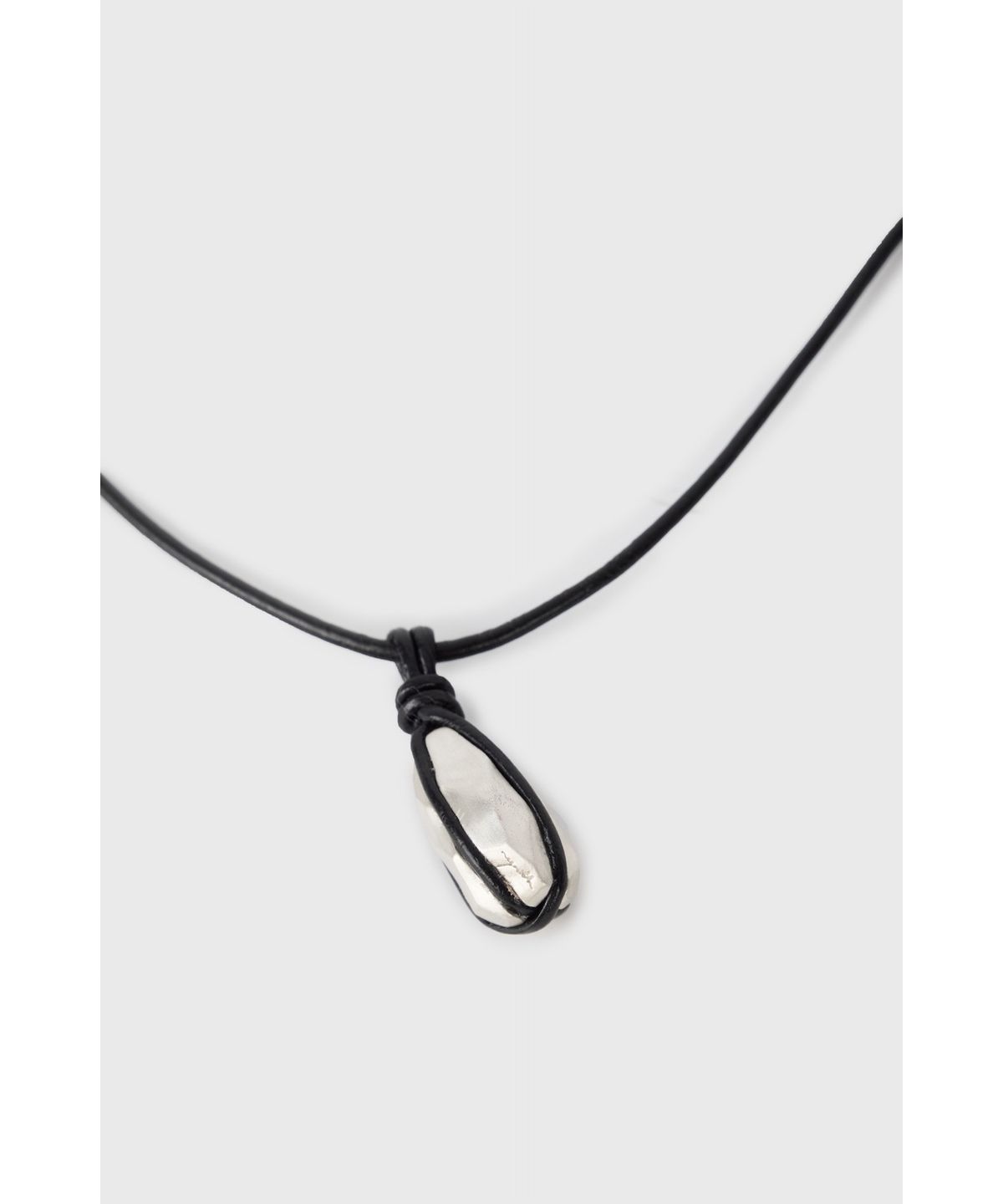 유스(YOUTH) Stone Pendant Necklace - Silver