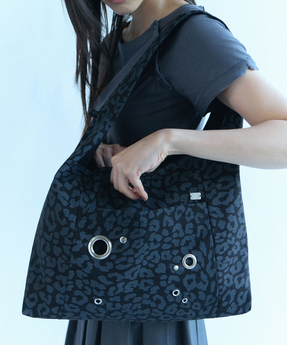 오아트(OART) Eyelet Hobo Bag [BLACK LEOPARD]