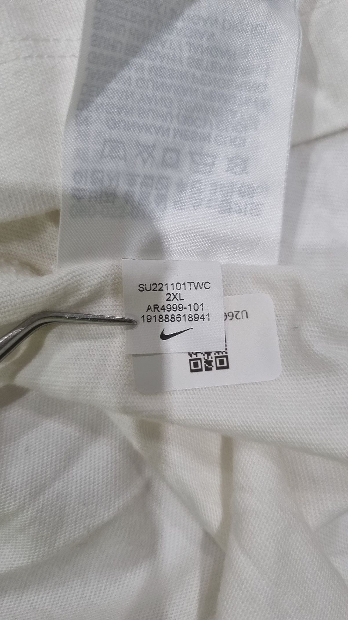 나이키(NIKE) 스포츠웨어 클럽 티셔츠 M - 화이트:블랙 / AR4999-101 110