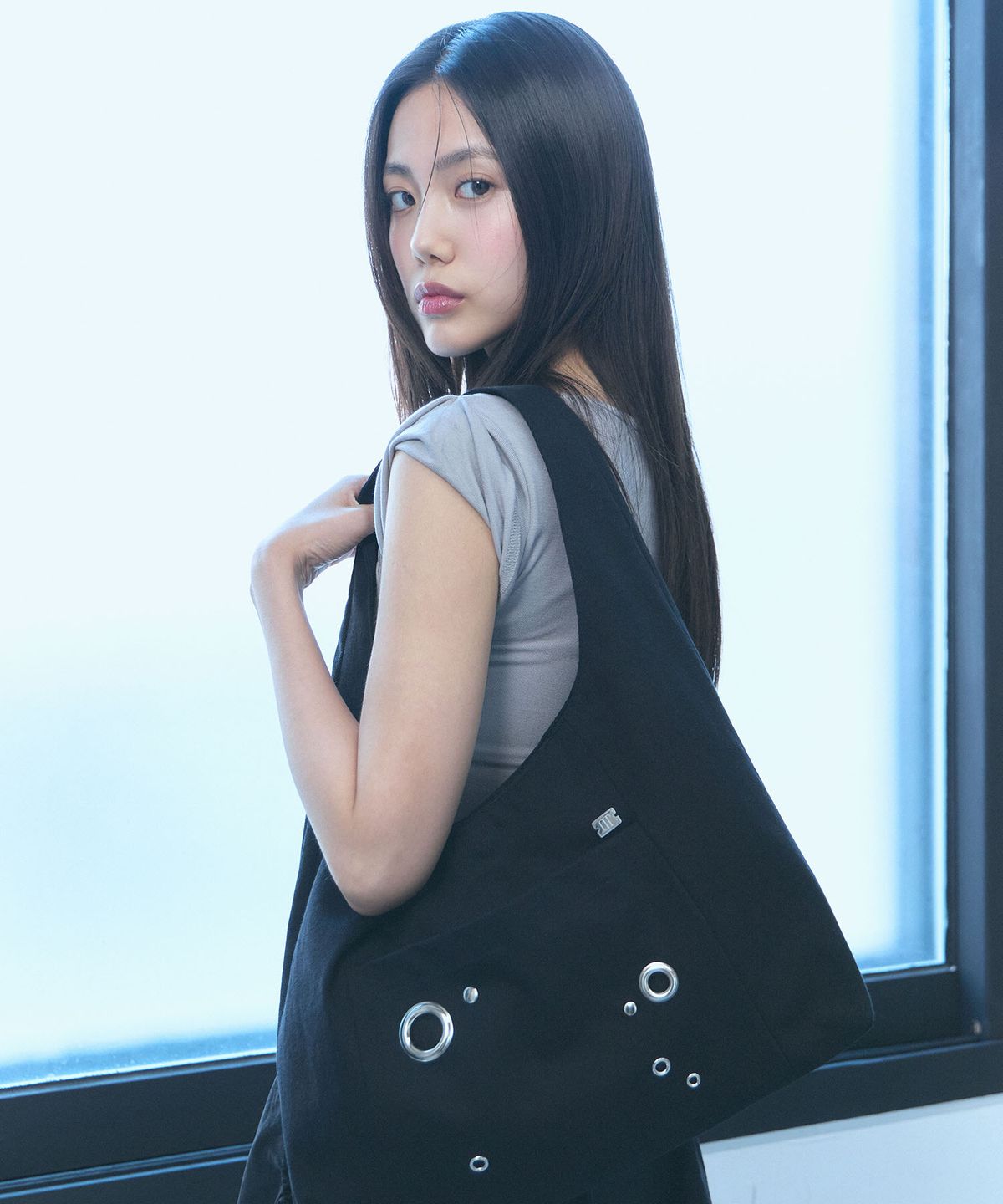 오아트(OART) Eyelet Hobo Bag [BLACK]