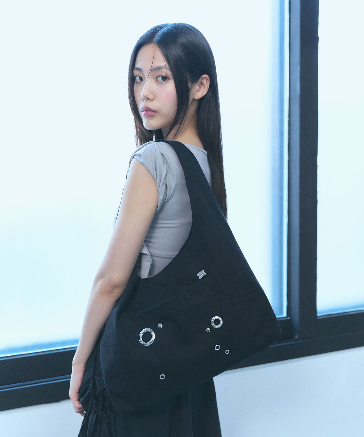 오아트(OART) Eyelet Hobo Bag [BLACK]