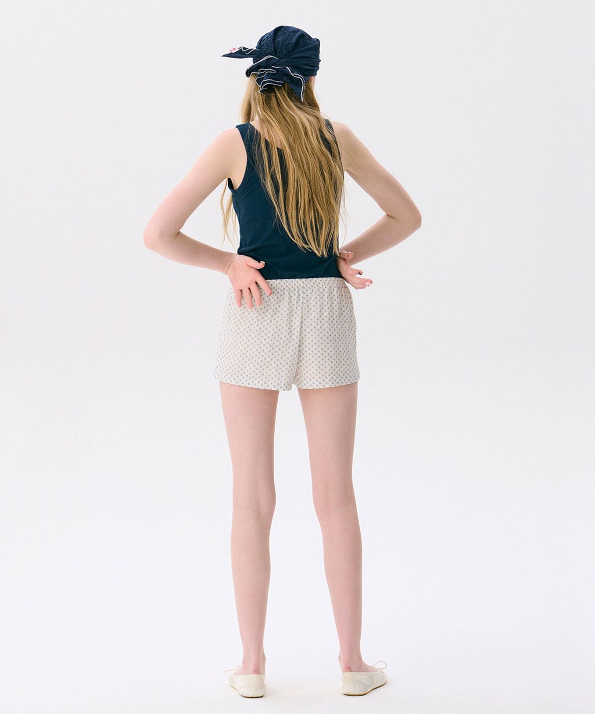 준준스페이스(JUNEJUNE SPACE) Henley Sleeveless Top_Navy(헨리 민소매 탑_네이버)