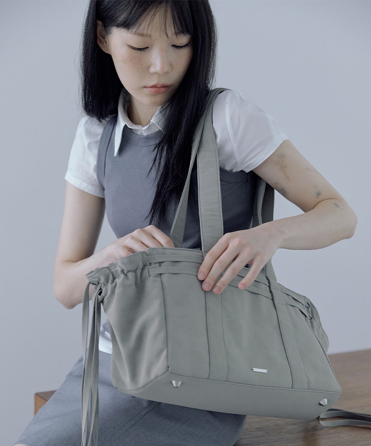 미세키서울(MISEKI SEOUL) [미세키서울X기호] String square shoulder bag GREY