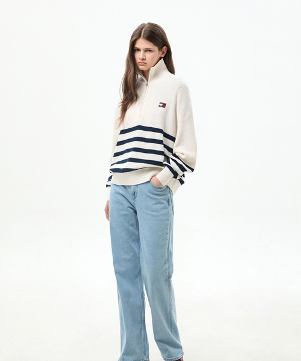타미진스(TOMMY JEANS) 스트라이프 쿼터 집업 스웨터 (T32G6KTO33TWT1YBH)