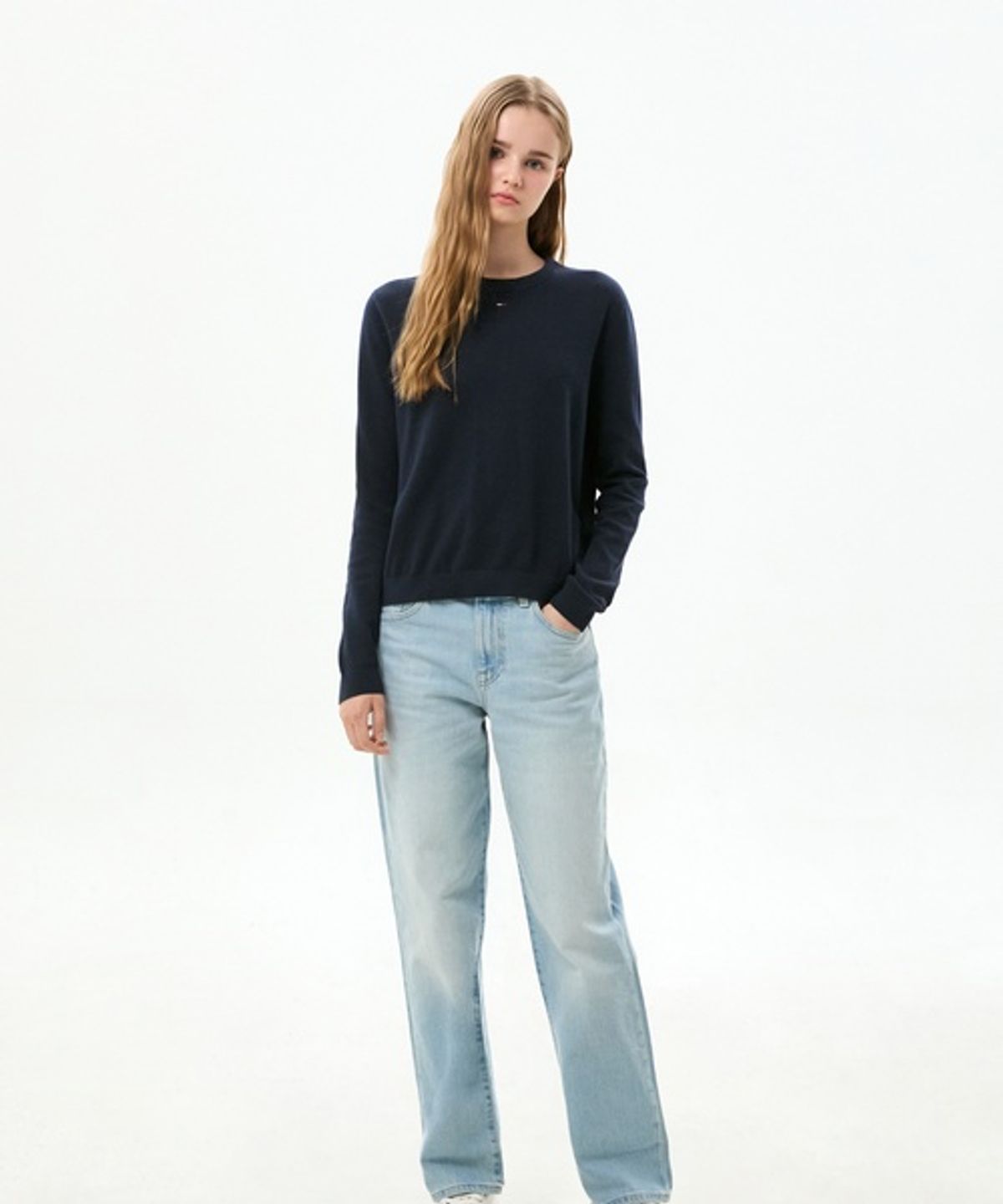타미진스(TOMMY JEANS) 에센셜 코튼 크루넥 스웨터 (T32G6KTO13TWT10GZ)