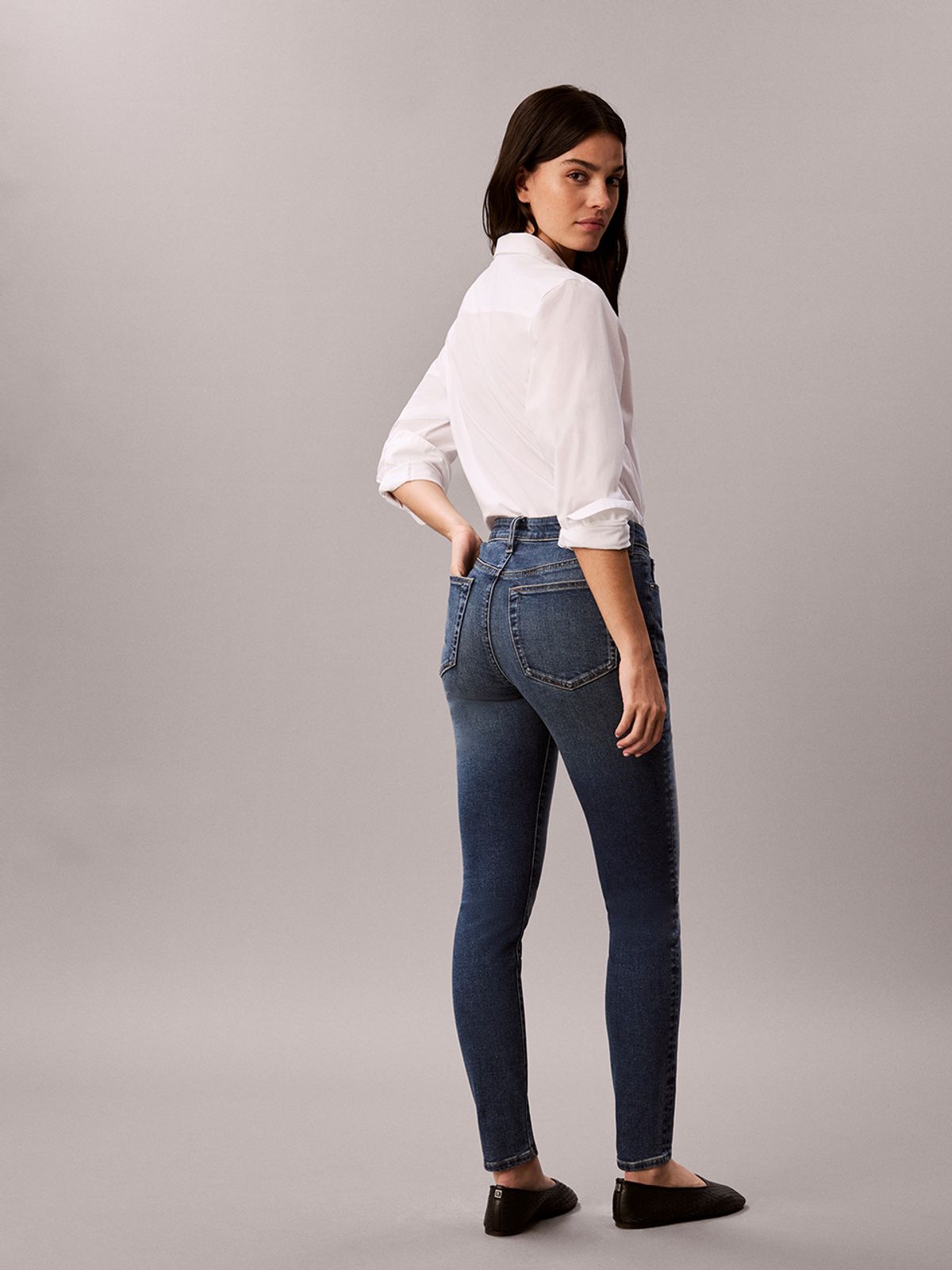 캘빈클라인 진(CALVIN KLEIN JEANS) 여성 미드라이즈 스키니핏 데님 47H703G 45Q