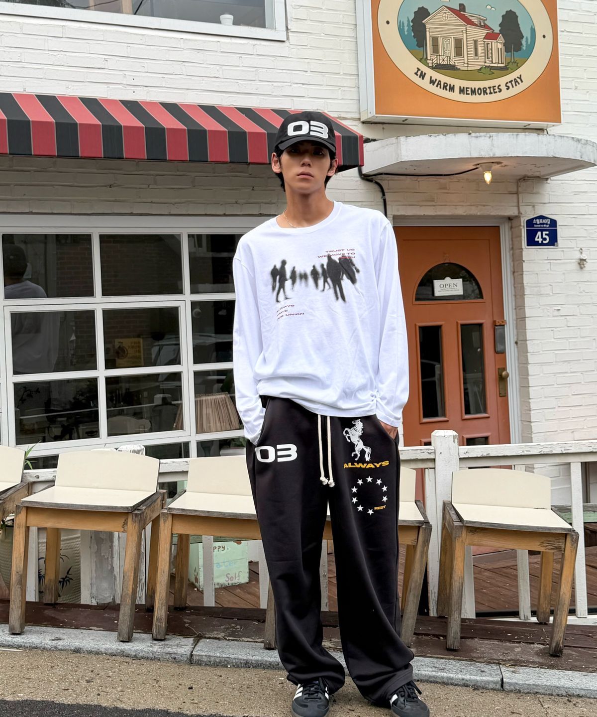아모우(AMOU) Crowd Long Sleeve WHITE