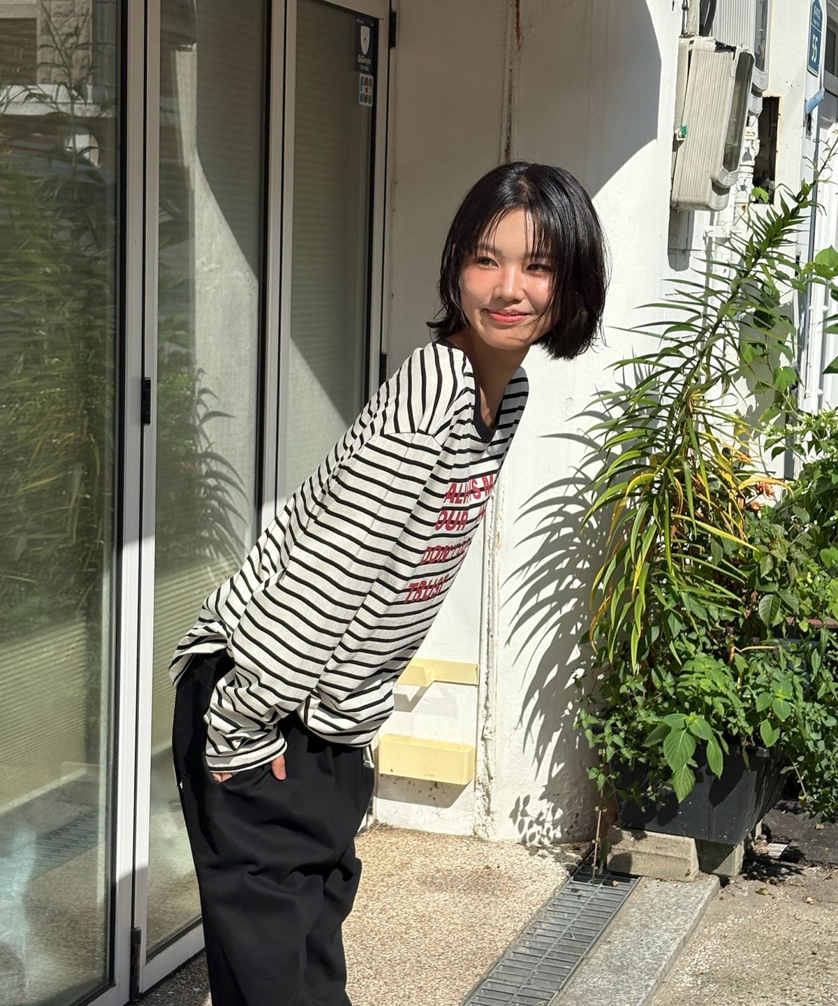 아모우(AMOU) Lettering Stripe Long Sleeve WHITE