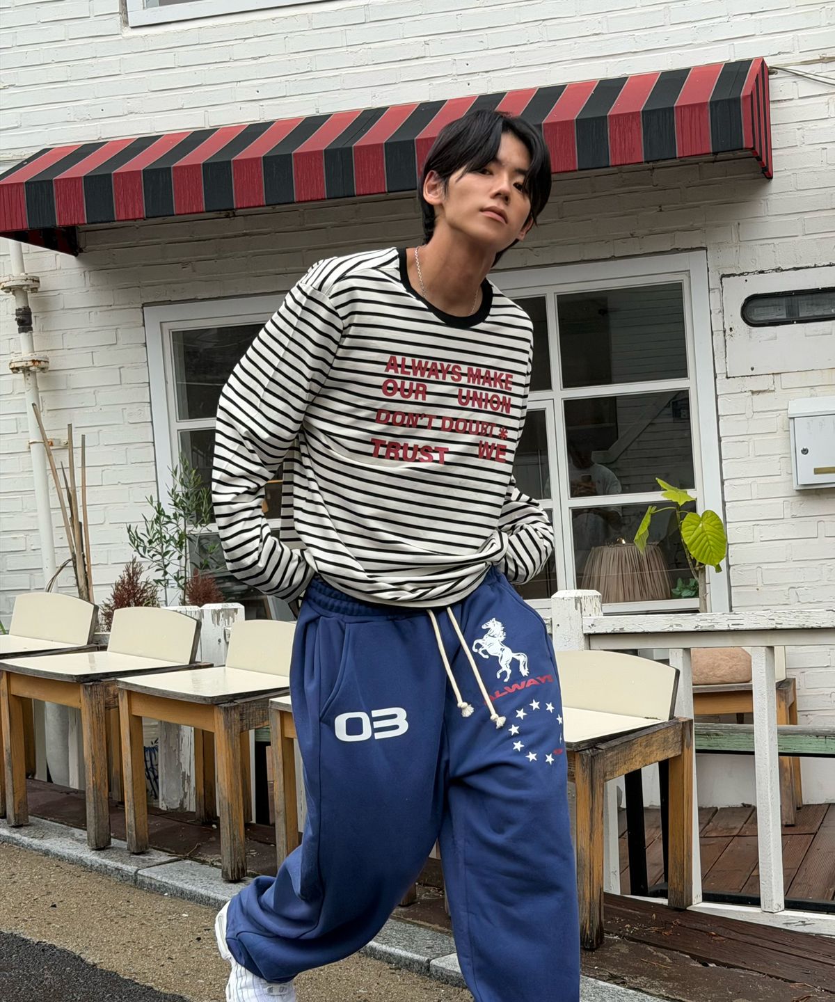 아모우(AMOU) Lettering Stripe Long Sleeve WHITE