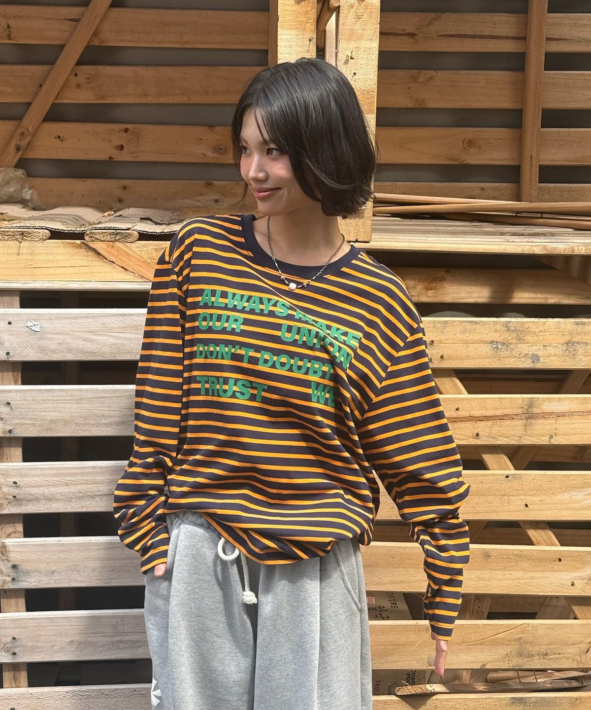 아모우(AMOU) Lettering Stripe Long Sleeve ORANGE