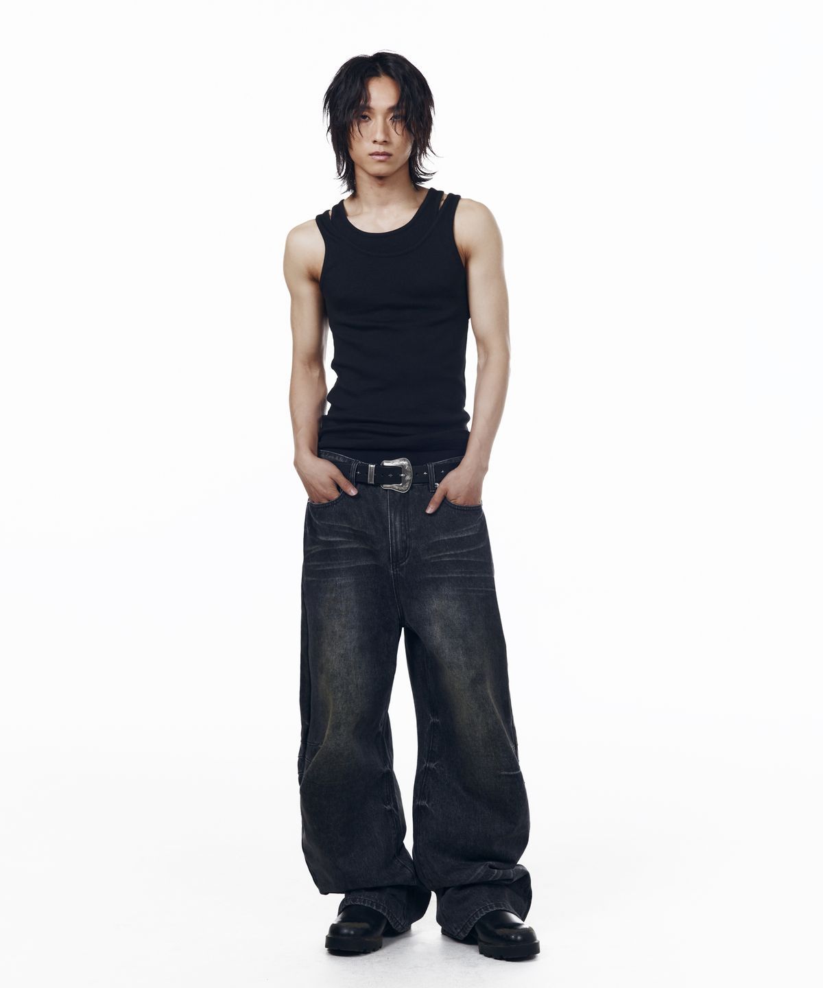 아캄(AAKAM) Washed Zipper Slit Denim Pants (Black)