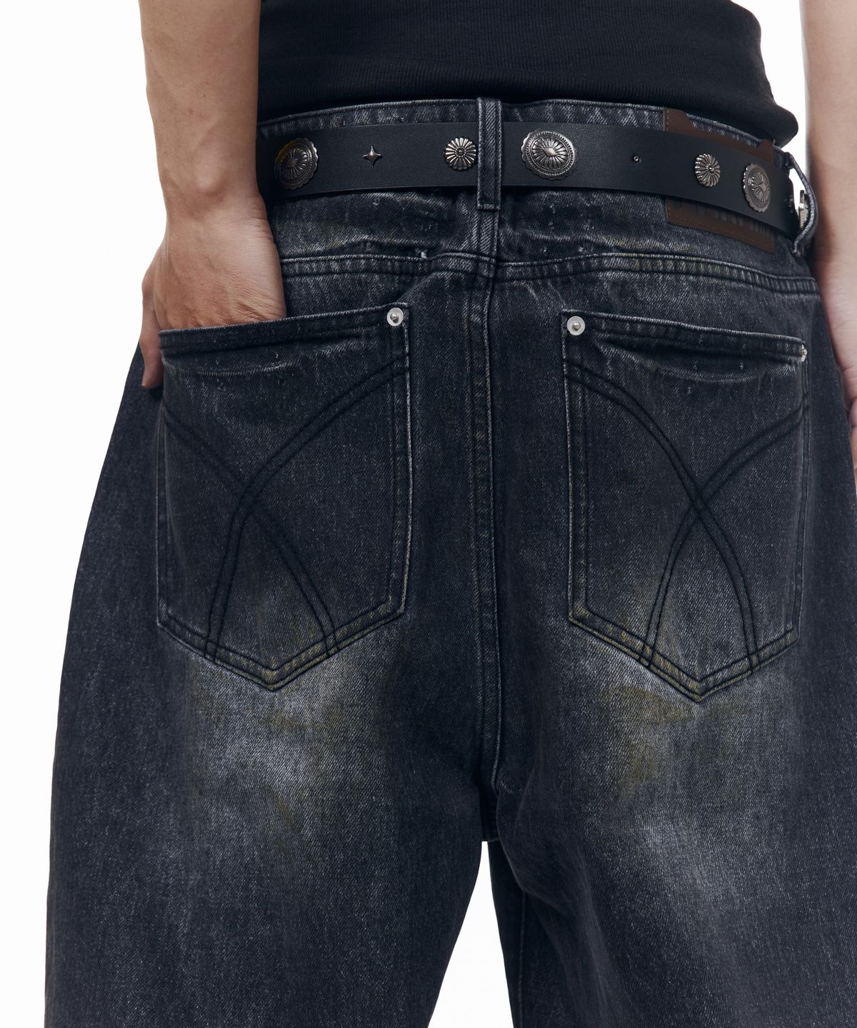 아캄(AAKAM) Washed Zipper Slit Denim Pants (Black)