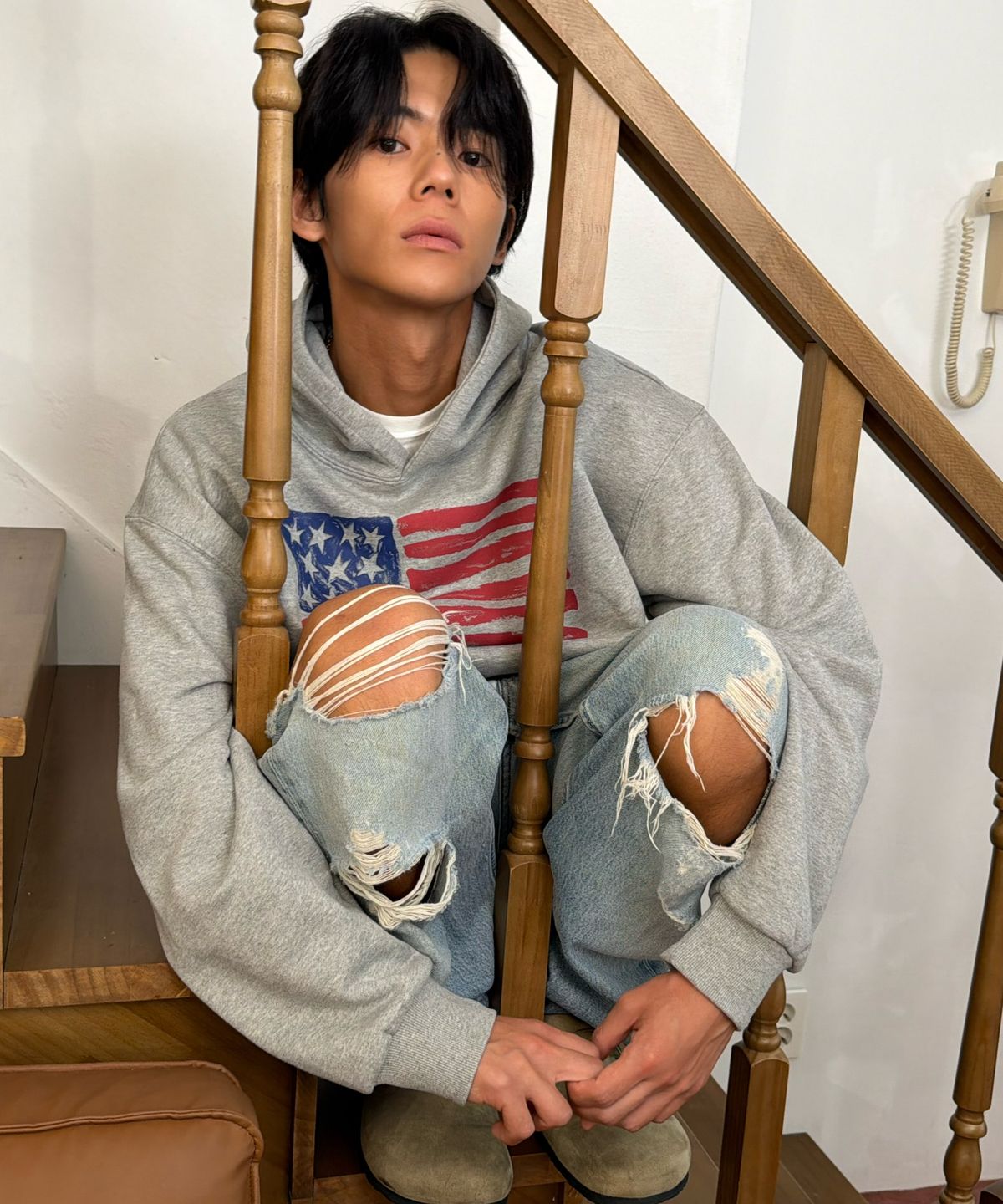 아모우(AMOU) USA Painted Hoodie GRAY