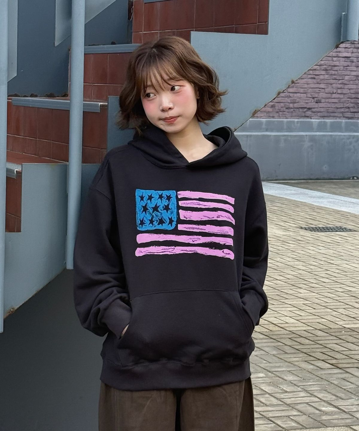 아모우(AMOU) USA Painted Hoodie BLACK