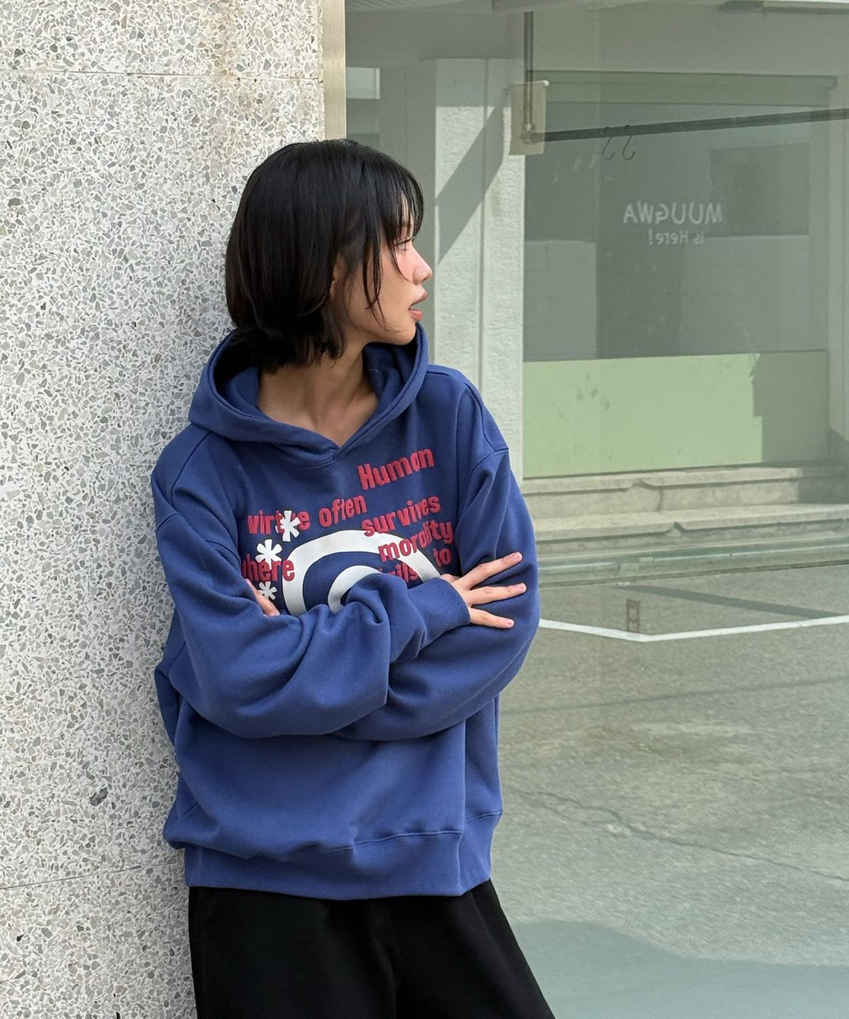 아모우(AMOU) Molly Lettering Hoodie BLUE