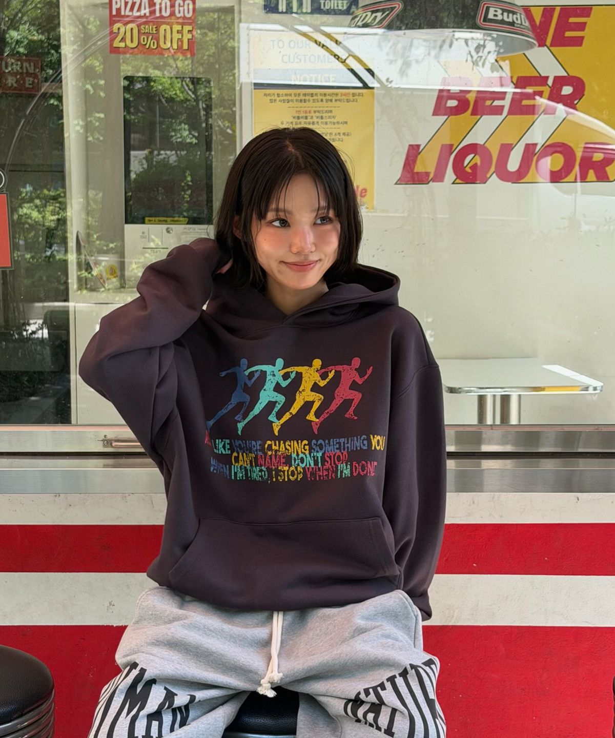 아모우(AMOU) Sprint Hoodie CHACOAL GRAY