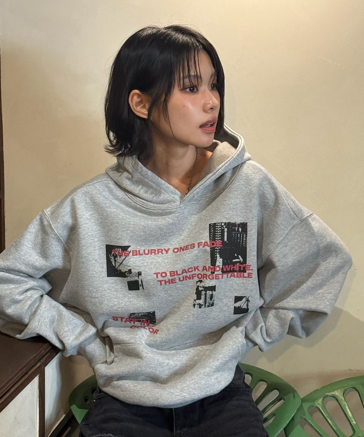 아모우(AMOU) Fade Picture Hoodie GRAY