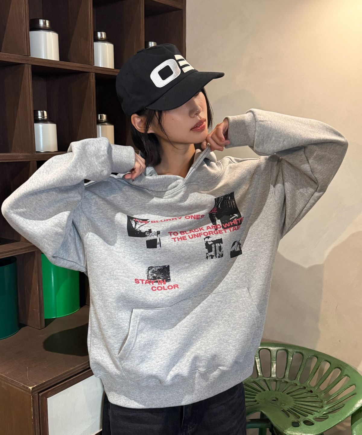 아모우(AMOU) Fade Picture Hoodie GRAY