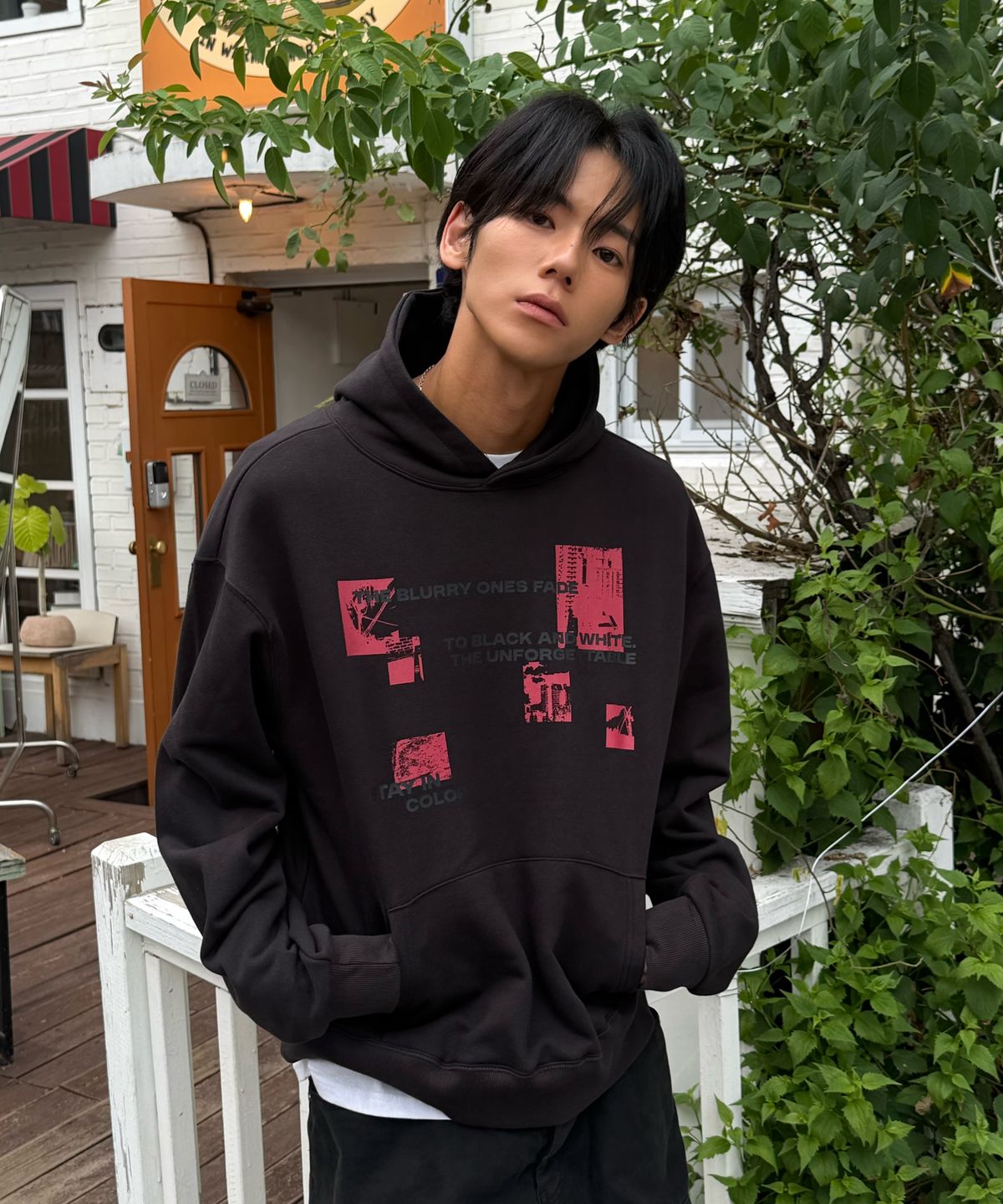 아모우(AMOU) Fade Picture Hoodie BLACK