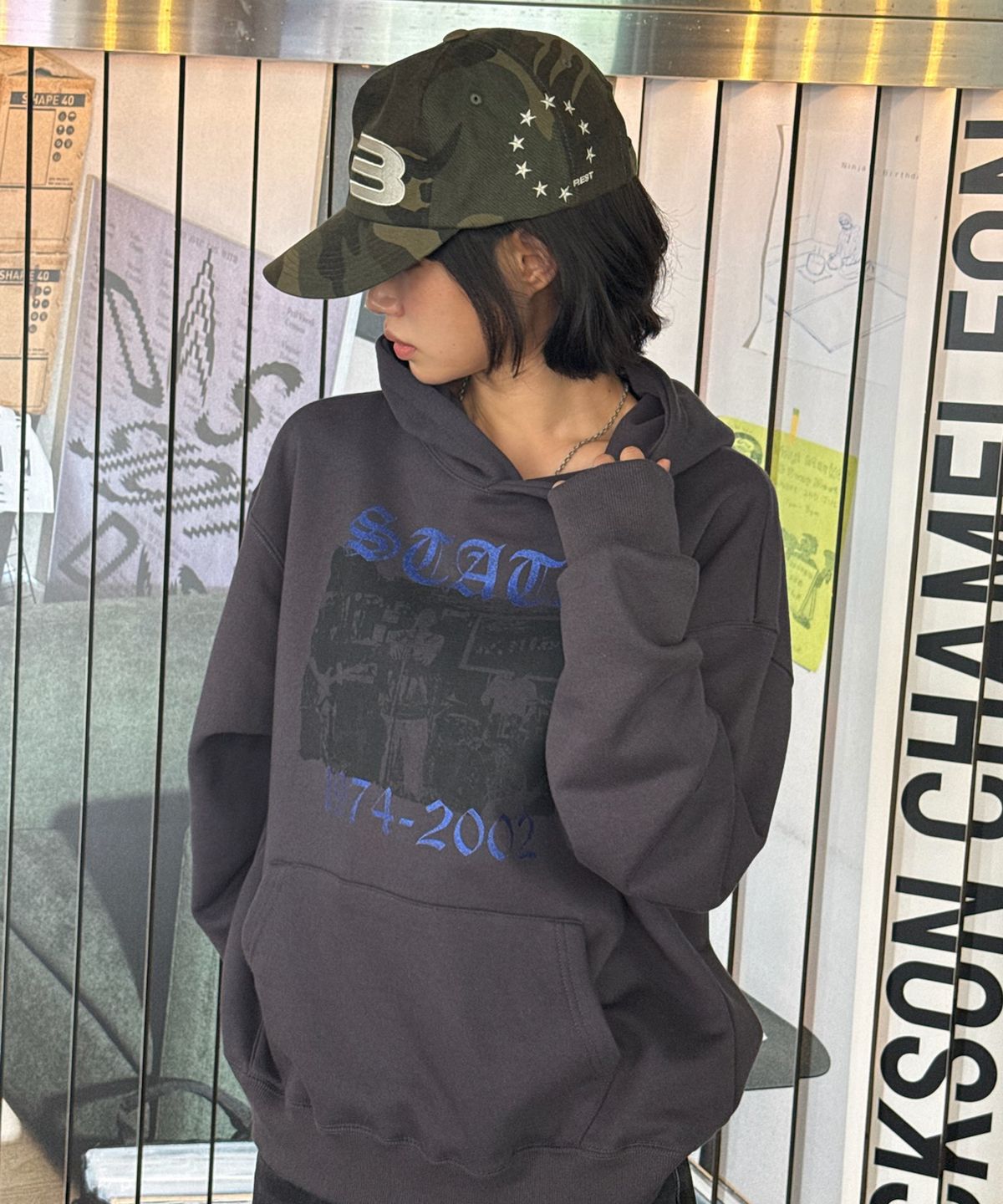 아모우(AMOU) Static Hoodie CHACOAL GRAY