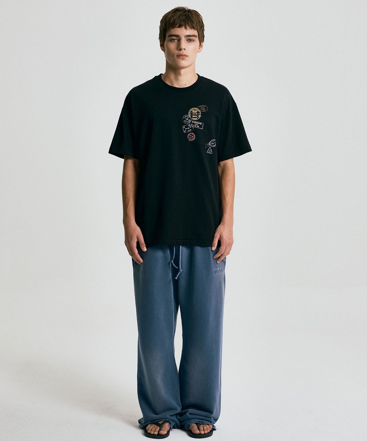 마티레(MTTIRÉ) PASSPORT STAMP T-SHIRT / BLACK