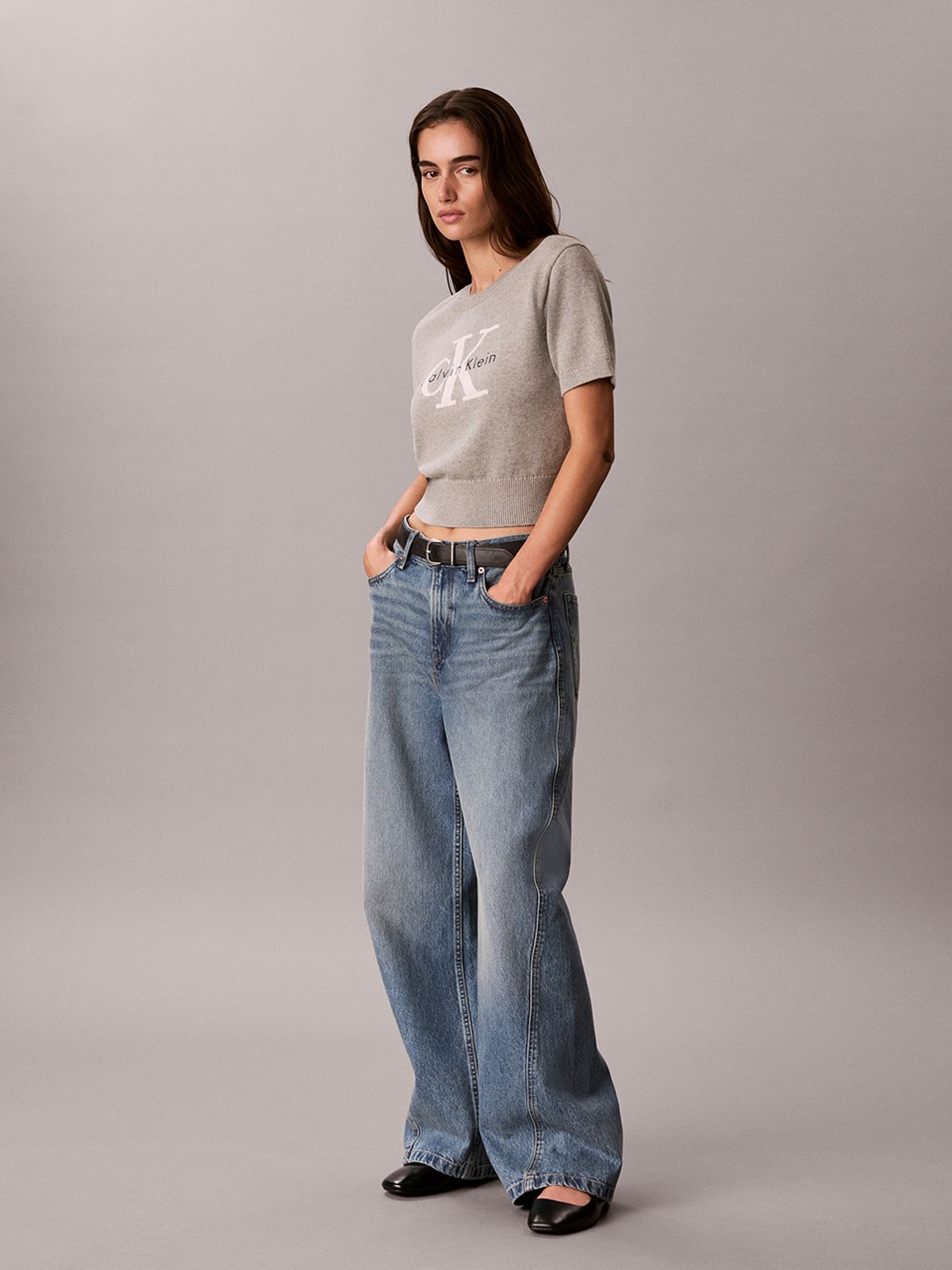 캘빈클라인 진(CALVIN KLEIN JEANS) 여성 로고 반팔 스웨터 47H300G P7A