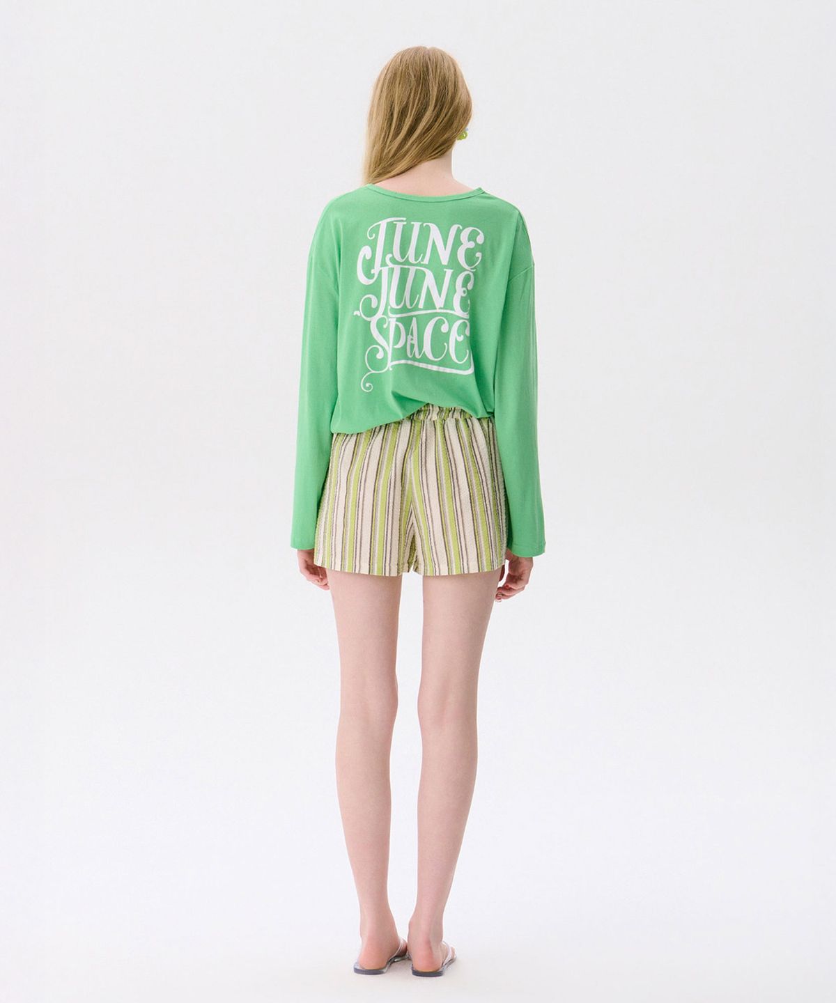 준준스페이스(JUNEJUNE SPACE) Henley Oversized T-shirts_Green(헨리 오버사이즈 티셔츠_그린)