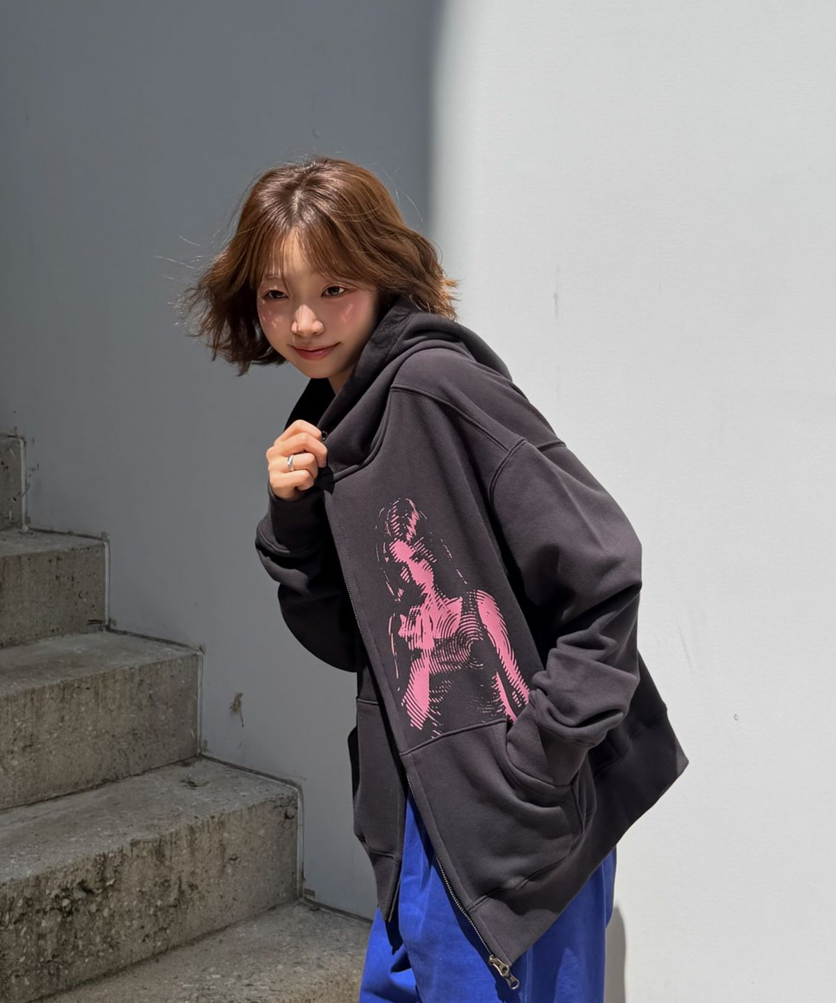 아모우(AMOU) Call back Hoodie Zip-up BLACK