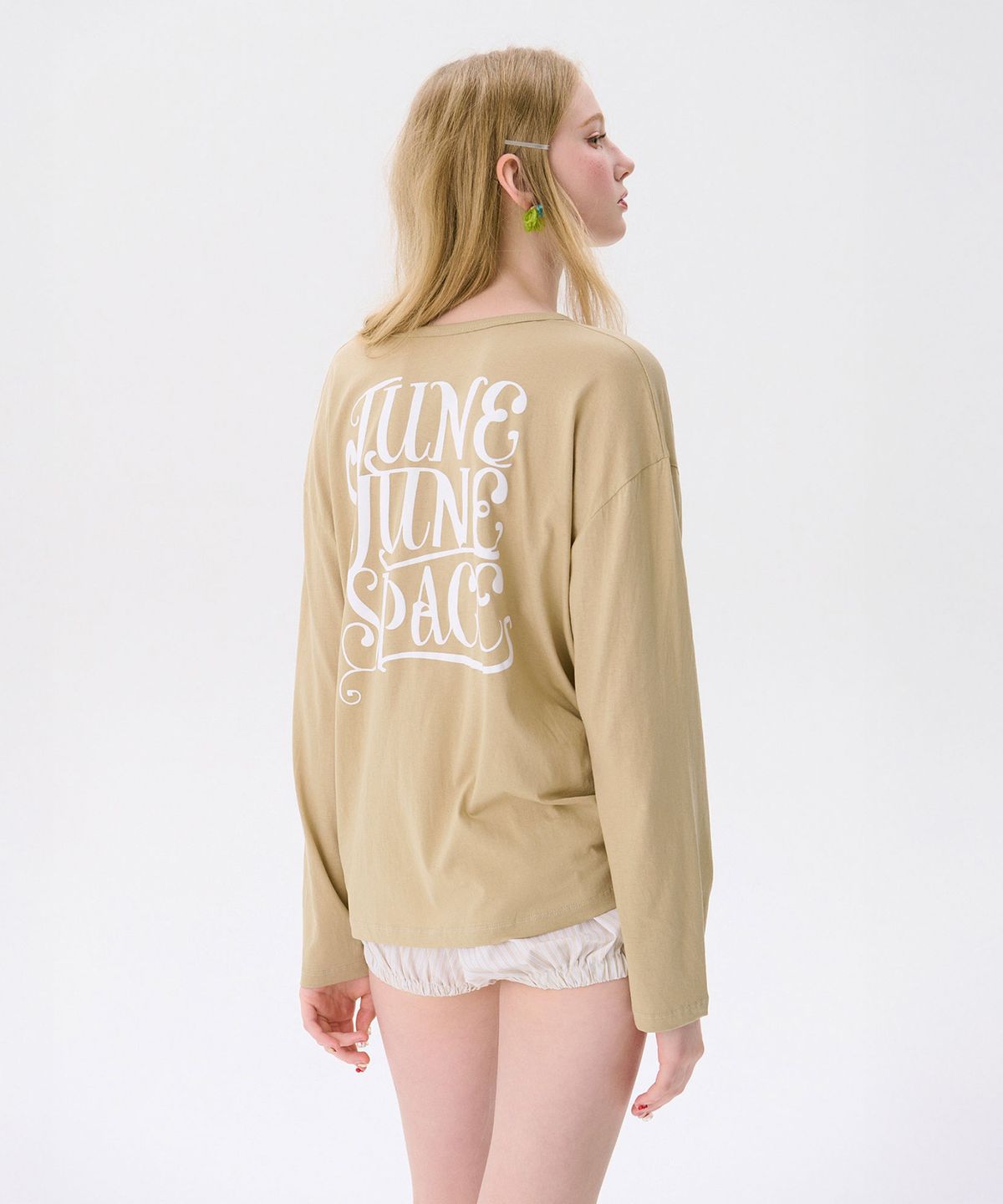 준준스페이스(JUNEJUNE SPACE) Henley Oversized T-shirts_Beige(헨리 오버사이즈 티셔츠_베이지)