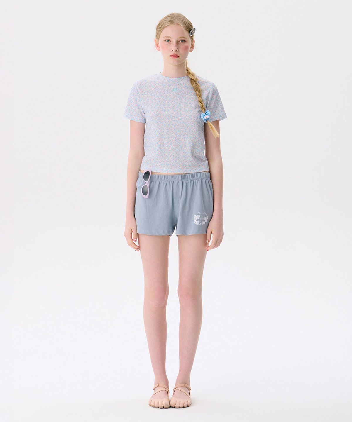 준준스페이스(JUNEJUNE SPACE) Floral Fitted T-shirts_White(꽃무늬 슬림핏 티셔츠_화이트)