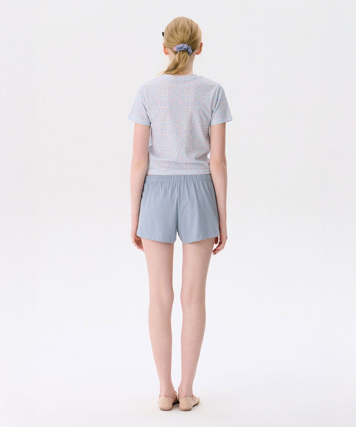 준준스페이스(JUNEJUNE SPACE) Floral Fitted T-shirts_White(꽃무늬 슬림핏 티셔츠_화이트)