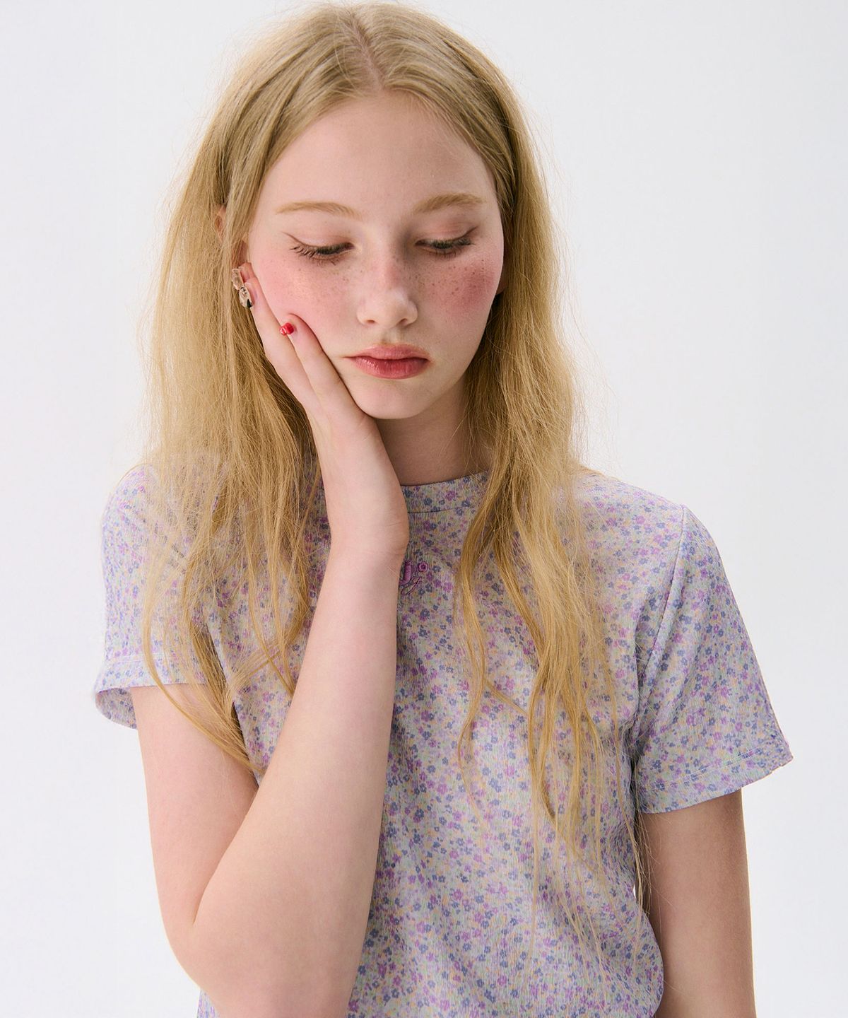 준준스페이스(JUNEJUNE SPACE) Floral Fitted T-shirts_Purple(꽃무늬 슬림핏 티셔츠_퍼플)