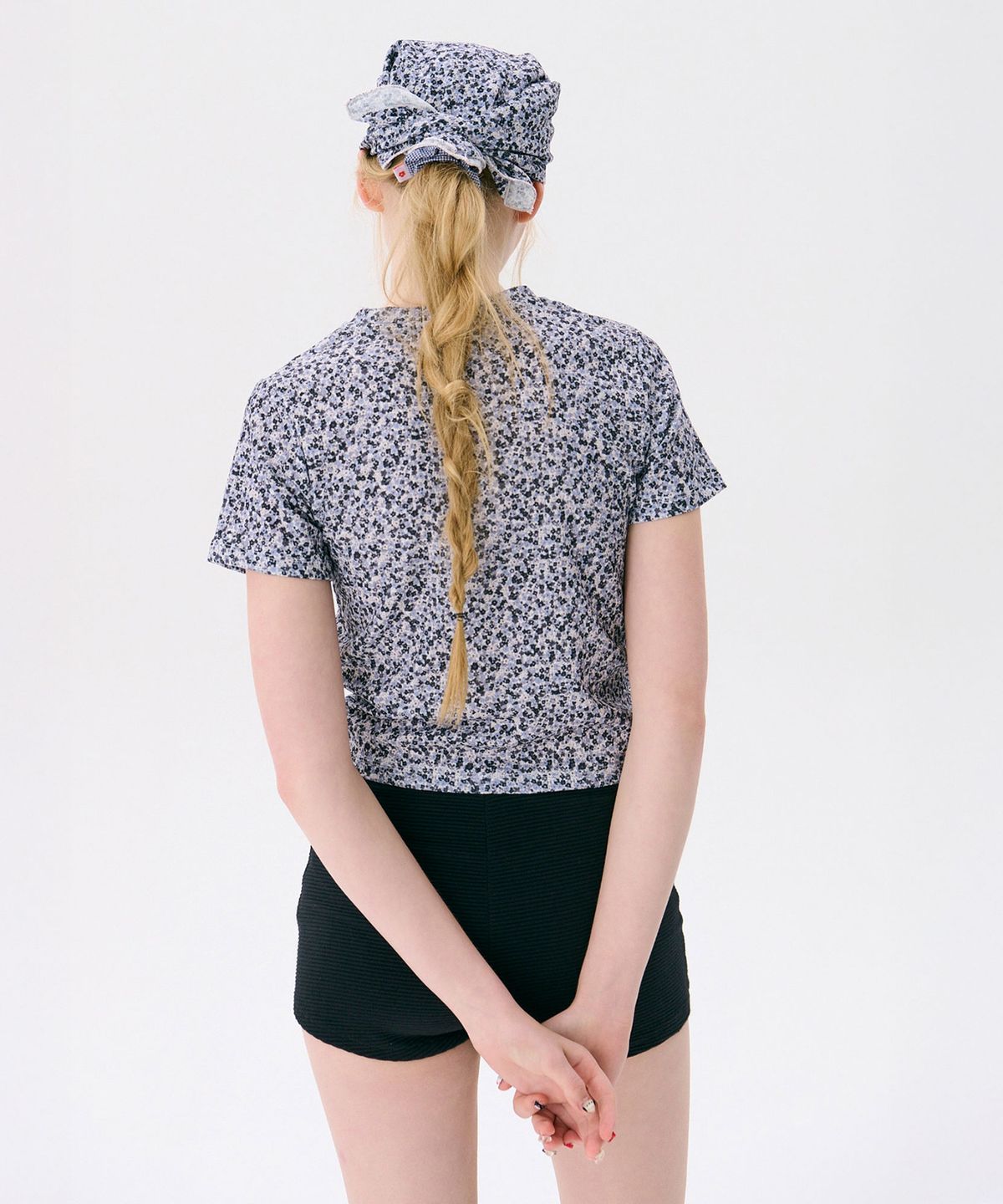 준준스페이스(JUNEJUNE SPACE) Floral Fitted T-shirts_Black(꽃무늬 슬림핏 티셔츠_블랙)