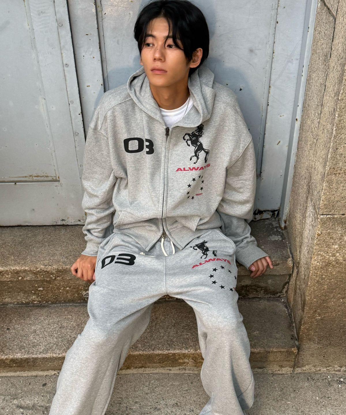 아모우(AMOU) AMOU Horse Sweat pants GRAY