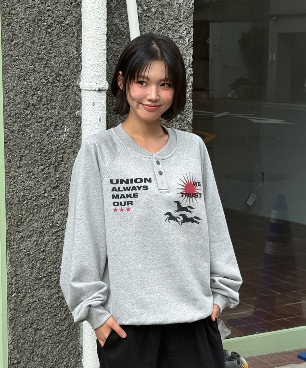 아모우(AMOU) Sun Hosre Henley neck GRAY