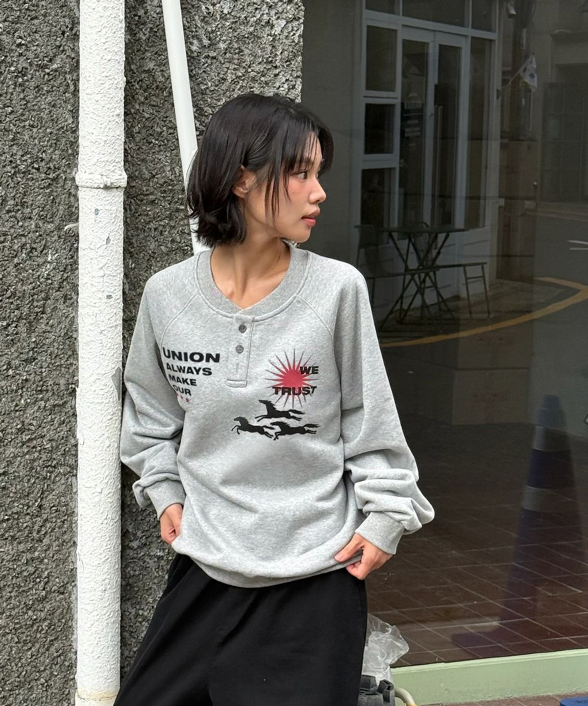 아모우(AMOU) Sun Hosre Henley neck GRAY