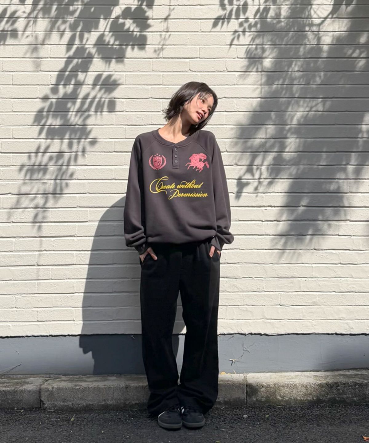 아모우(AMOU) Knight Henley neck BLACK