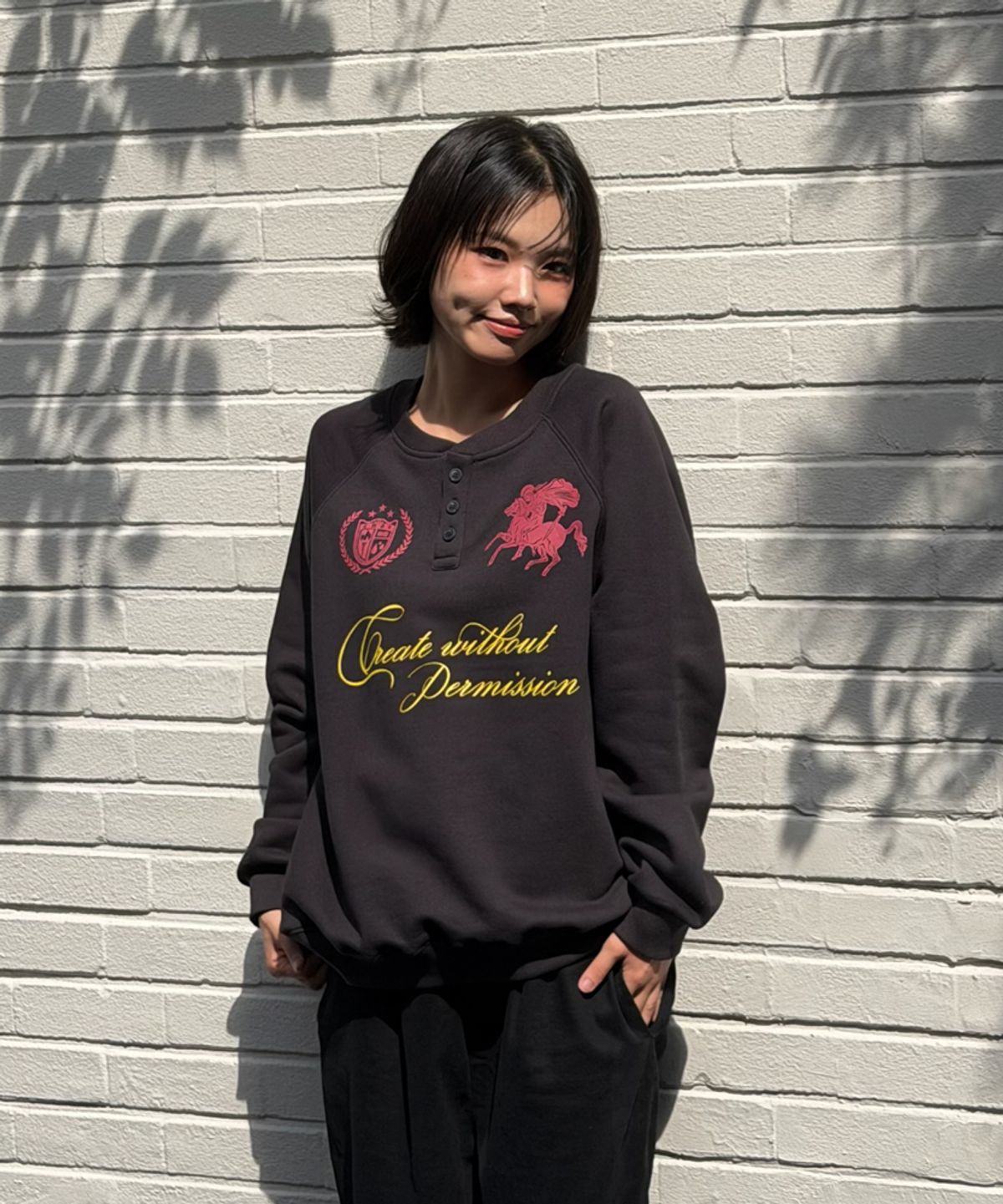 아모우(AMOU) Knight Henley neck BLACK