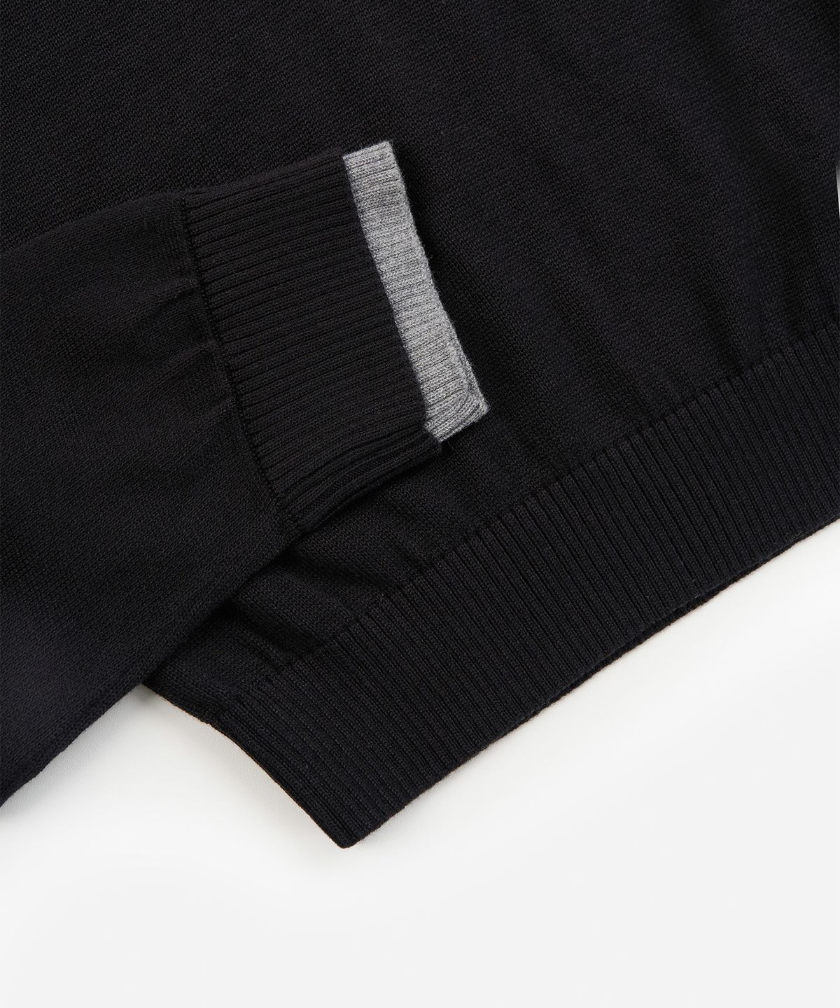 토피(TOFFEE) 브이넥 레이어드 니트 (BLACK)