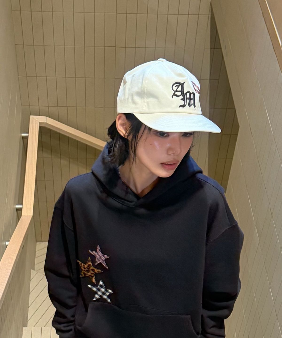 아모우(AMOU) AM Kiss Mark 5Pannel CAP IVORY