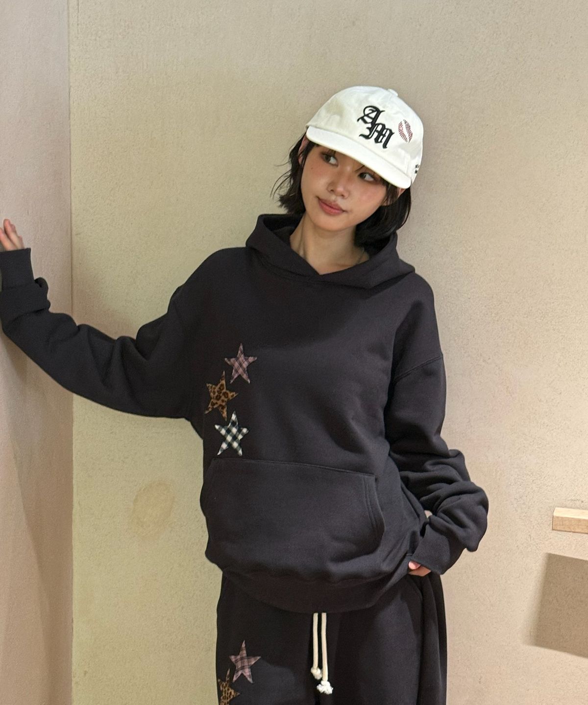 아모우(AMOU) AM Kiss Mark 5Pannel CAP IVORY