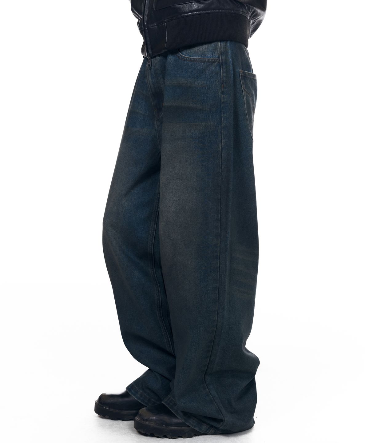 아캄(AAKAM) Dirty Waxed Denim Pants (Blue)