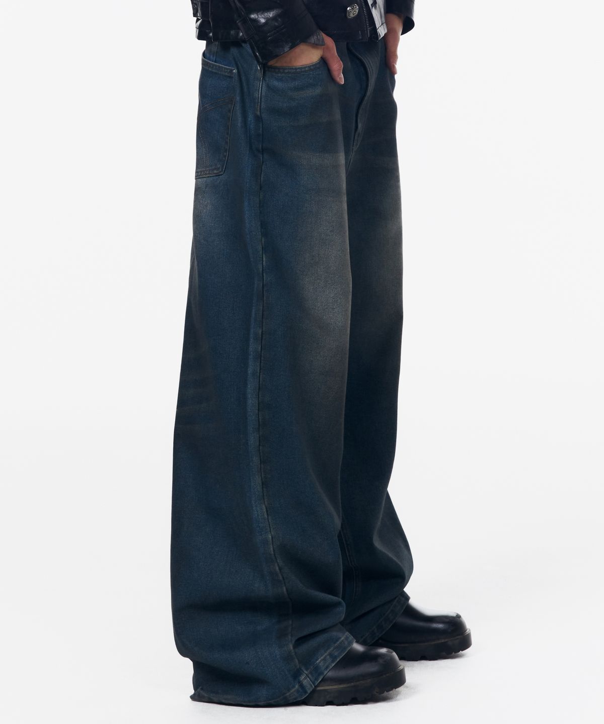 아캄(AAKAM) Dirty Waxed Denim Pants (Blue)