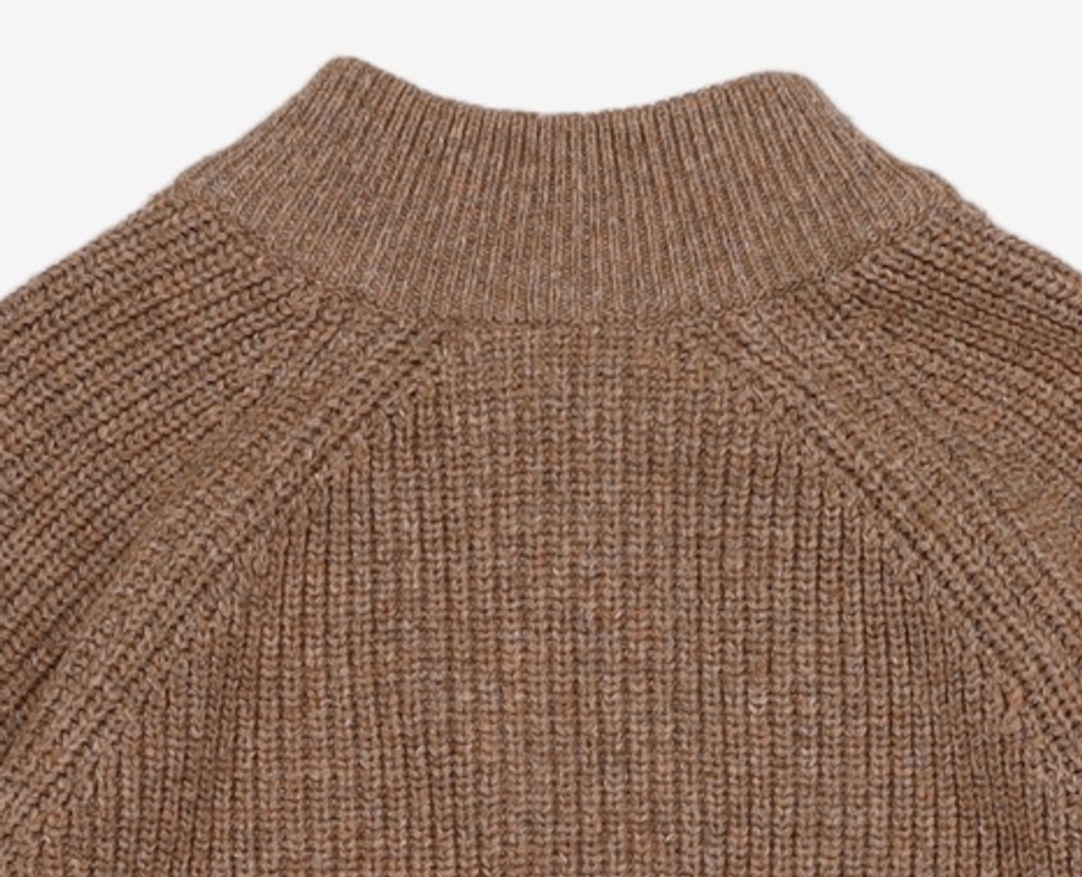 프리즘웍스(FRIZMWORKS) HALF ZIP MOCK NECK KNIT _ COCOA M