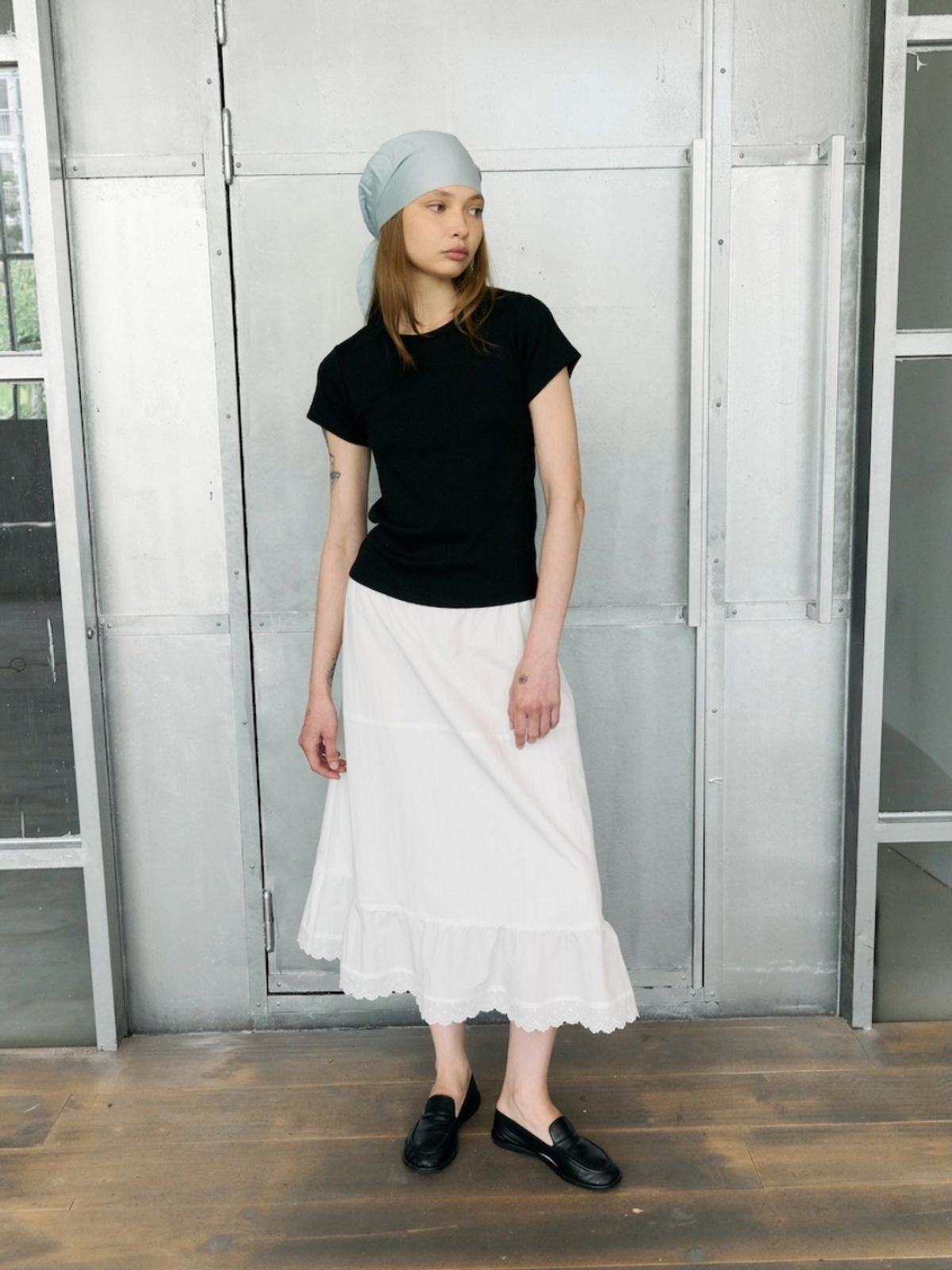 오프니스(OPENESS) Ribbed Round Neck T-shirt