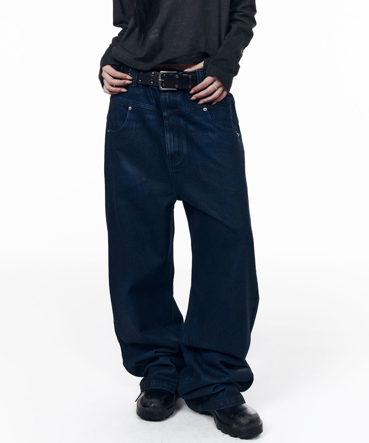 아캄(AAKAM) Glazed Wax Denim Pants (Indigo)