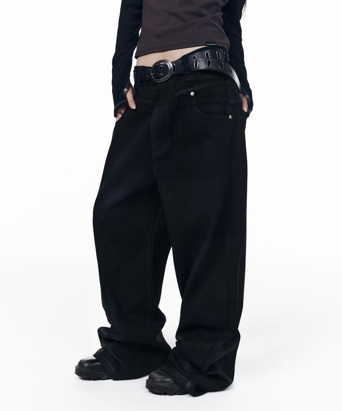 아캄(AAKAM) Glazed Wax Denim Pants (Black)