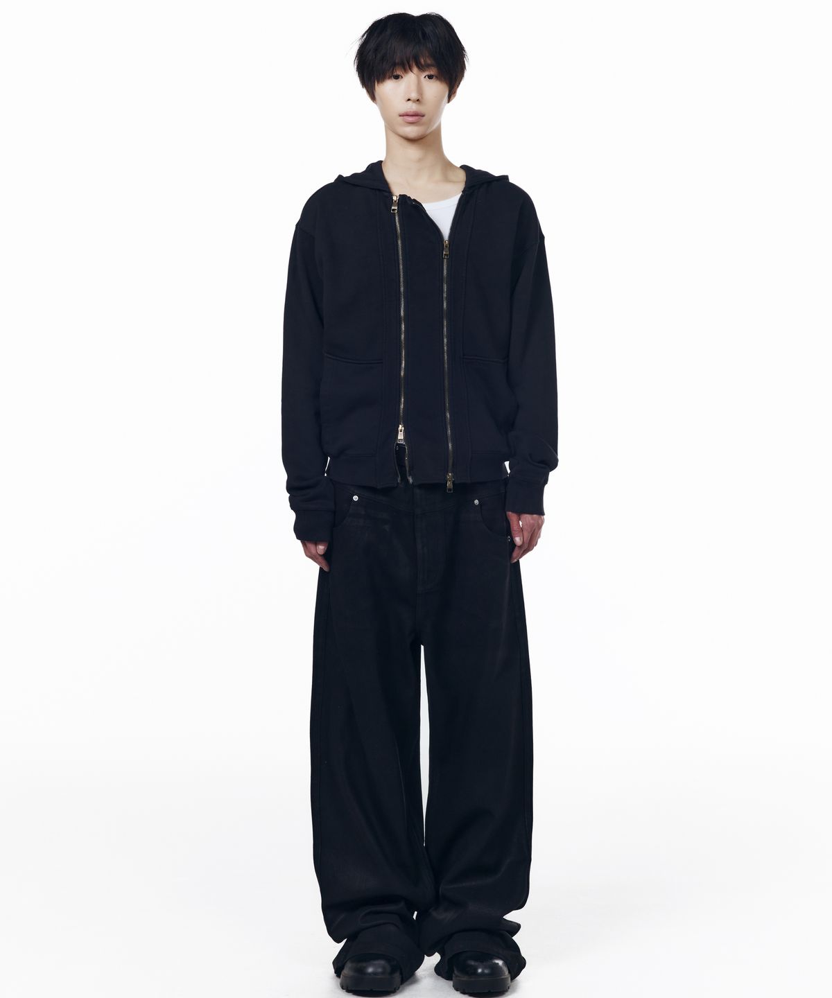 아캄(AAKAM) Glazed Wax Denim Pants (Black)