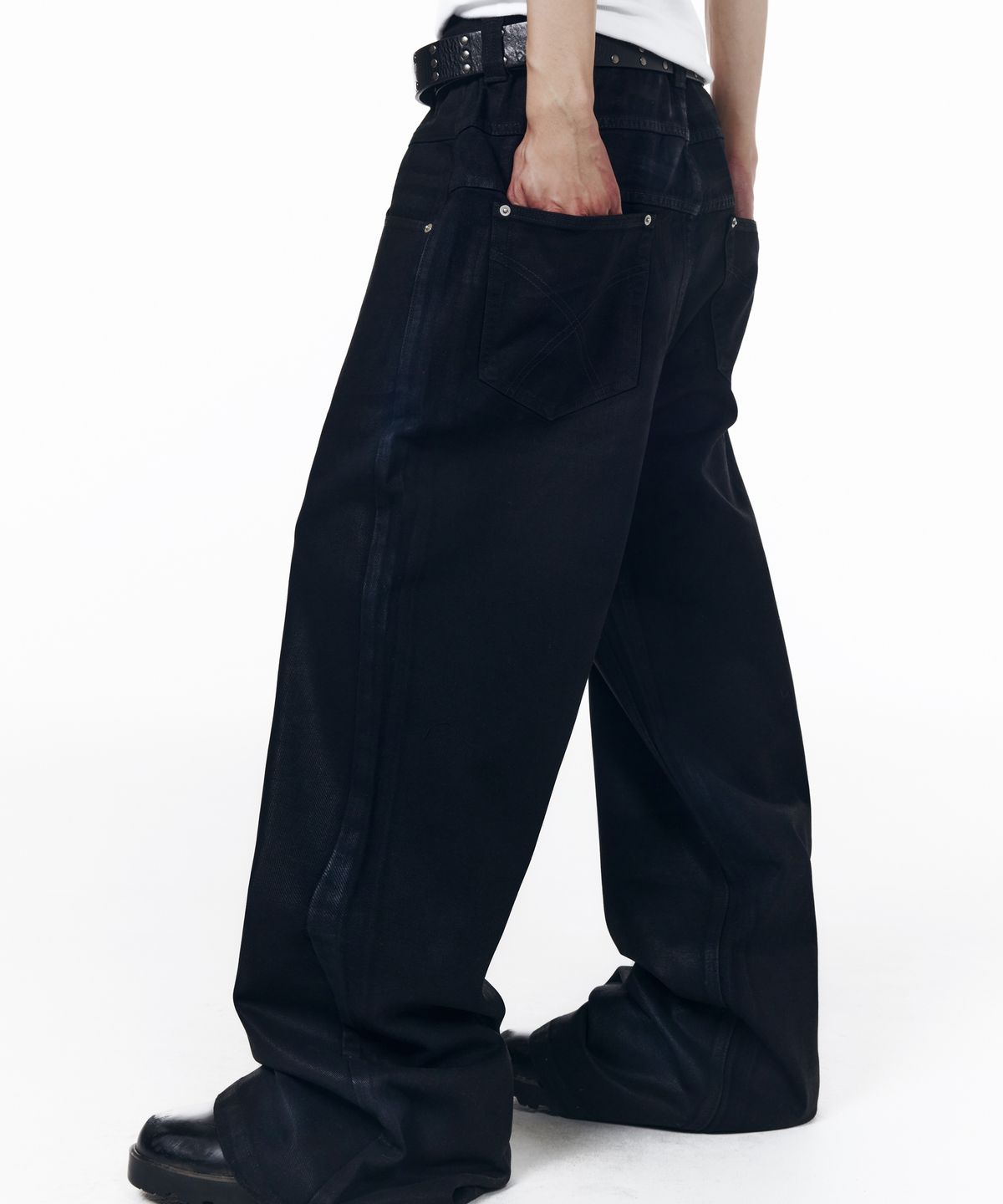 아캄(AAKAM) Glazed Wax Denim Pants (Black)
