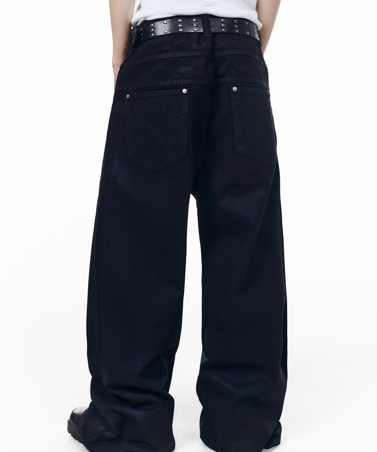 아캄(AAKAM) Glazed Wax Denim Pants (Black)